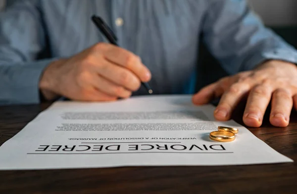 Husband Signing Decree Divorce Agreement Prepared Lawyer — Stock Photo, Image