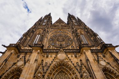 Prag Kalesindeki Gotik Aziz Vitus Katedrali.