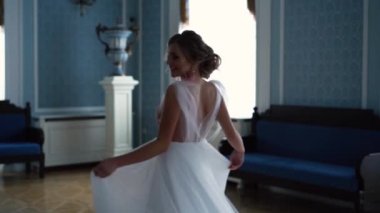 Güzellik slowmotion - güzel gelin gelinlikle dönüyor