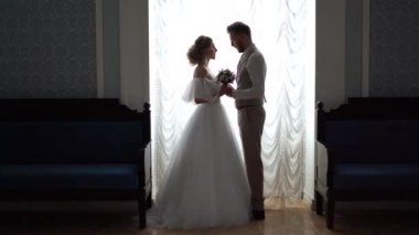 pahalı şık poz güzel yeni evli çift kapalı. kamera sorunsuz modelleri hits.