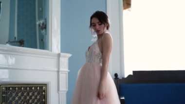 Güzellik slowmotion - güzel gelin gelinlikle dönüyor