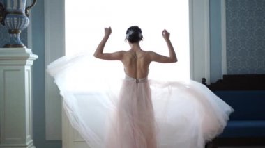 Güzellik slowmotion - güzel gelin gelinlikle dönüyor