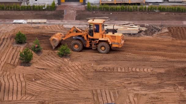 Vista general de la obra de construcción de una zona residencial de la ciudad — Vídeos de Stock