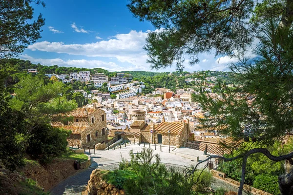 Veduta della città fortificata di Vila Vella e del centro storico di Tossa de Mar. Costa Brava. Catalogna. Spagna . — Foto Stock