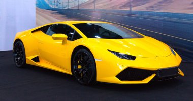 Lamborghini Huracan Kraliyet Auto Show'da sarı. 10 Haziran 2018. St. Petersburg, Rusya Federasyonu.