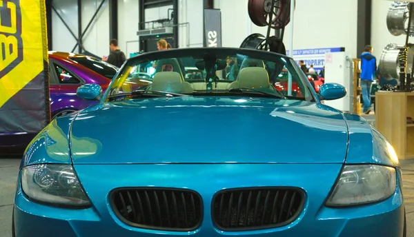 Lüks Royal Auto Show'da Alman Roadster. Önden görünüm. — Stok fotoğraf