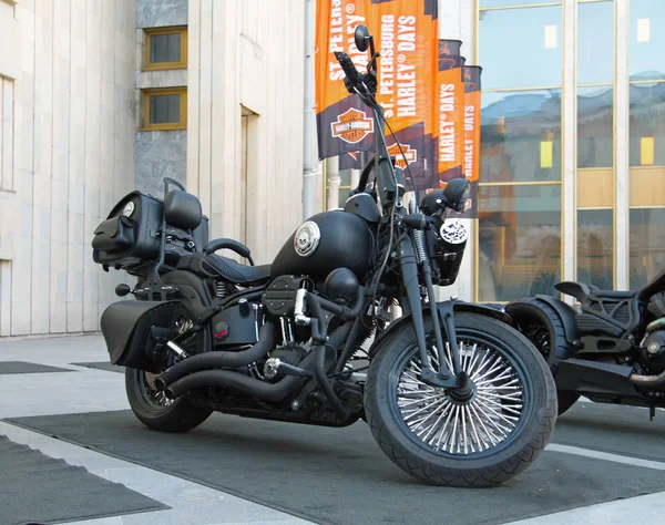 러시아 할리 일, 세인트 피터 스 버그에 사용자 정의 오토바이. — 스톡 사진