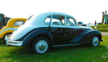 Rusya, St. Petersburg, 8 Eylül 2018: Retro teknikleri Fortuna Festivali Doğu Almanya araba Bmw 340 (hareketlilik 340).