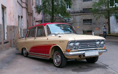 Moskvich 408 - SSCB retro araba