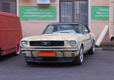 Amerikan oldtimer araba Mustang