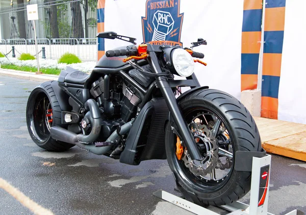 Niestandardowe motocykl na rosyjski Harley Days, St. Petersburg. — Zdjęcie stockowe