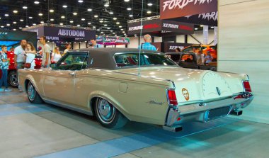 Klasik Amerikan arabası, 70'ler.