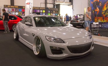 Döner araba Mazda Rx-8 ile Japon spor araba.