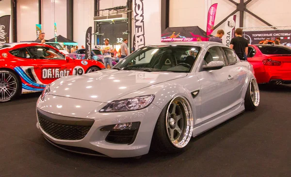 Japanse sportwagen met roterende auto Mazda RX-8. — Stockfoto