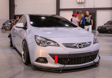 Alman spor arabası Opel Gtc.