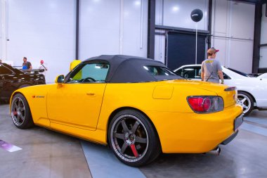 Japon spor arabası Honda S2000.