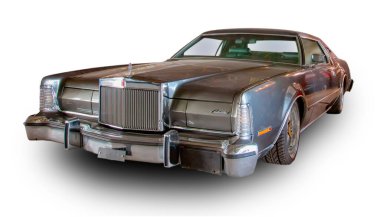 Klasik Amerikan Vintage arabası Lincoln Continental Mark IV beyaz arka planda izole edildi.
