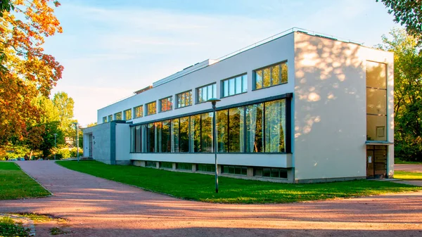 Kütüphanenin yapımı Fin mimar Alvar Aalto, Vyborg, Rusya, 09 / 15 / 2020