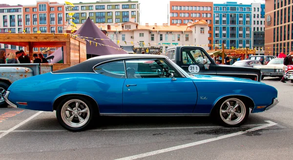 Класичний Американський Вінтажний Автомобіль Oldsmobile Cutlass 1969 Original Meet Show — стокове фото