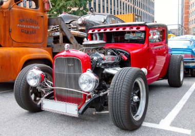 Orijinal Meet Show 'da klasik Amerikan Horsepower Red Hot Rod. Rusya, St. Petersburg, 5 Eylül 2020. 