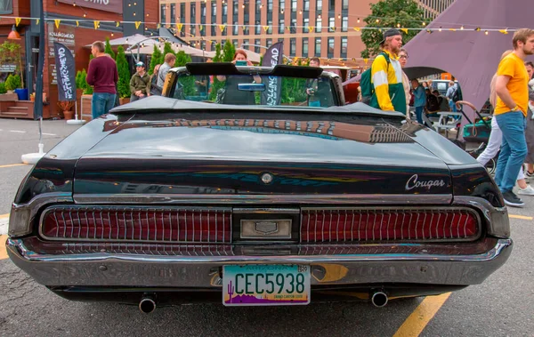 Klassieke Amerikaanse Mercury Cougar Xr7 Convertible 1967 Original Meet Show — Stockfoto