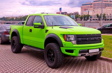 Amerikan aracı Ford F-150 SVT Raptor Orijinal Meet Show 'da. Rusya, St. Petersburg, 5 Eylül 2020.