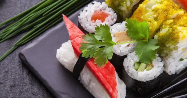 Különböző Fajta Sushi Darab Mozgás Csúszka Hatása — Stock videók