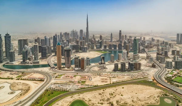 Luchtfoto Van Dubai Centrum Panoramisch Uitzicht Vanuit Vliegtuig Raam — Stockfoto