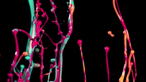 Супер Повільний Рух Форм Танцюючих Кольорів Ізольовані Чорному Тлі — стокове відео