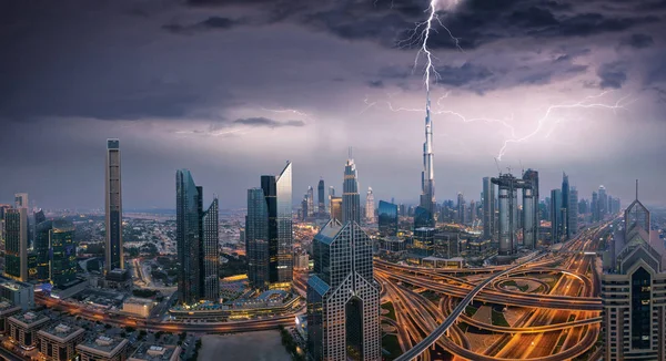 Dubai Dramatische Panoramische Ansicht Blitz Sturm Dubai Ist Supermoderne Stadt — Stockfoto