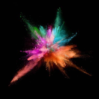 Siyah arka plan üzerinde renkli toz patlama