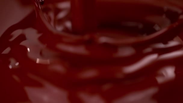 Szuper Lassított Felvétel Forró Csoki Öntésről Filmezett Mozi Nagy Sebességű — Stock videók