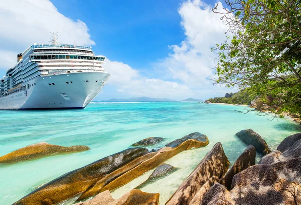 Luxusní Výletní Lodi Tropický Ostrov Seychely Koncept Dálkové Plavby Mezi — Stock fotografie