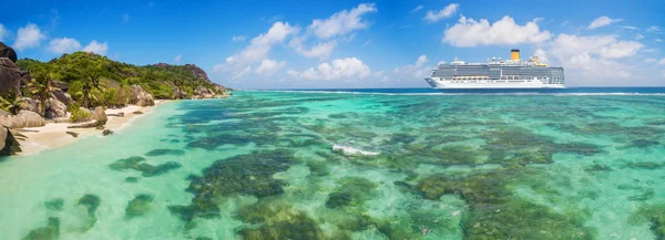 Luxusní Výletní Lodi Tropický Ostrov Seychely Koncept Dálkové Plavby Mezi — Stock fotografie