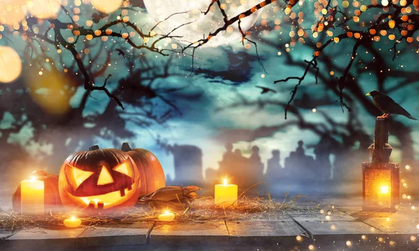 Жуткие Хэллоуинские Тыквы Деревянных Досках Темным Фоном Ужаса Тема Праздника — стоковое фото
