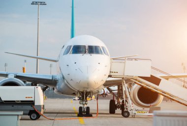 Sonraki uçuş için hazırlanan ticari uçak beying. Detayını açık pilotlar kabin