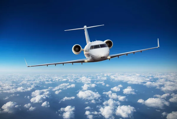 Luxus Privát Jetliner Felhők Fölött Repül Modern Leggyorsabb Mód Szállítás — Stock Fotó