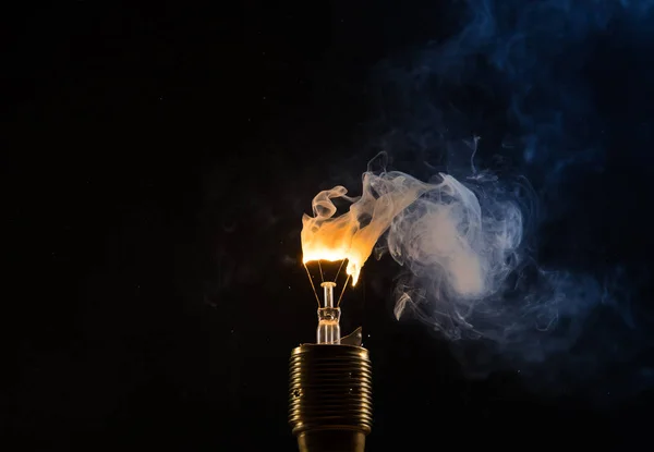 Burning Old Light Bulb Black Backround Concept New Idea Brain — Stock Photo, Image