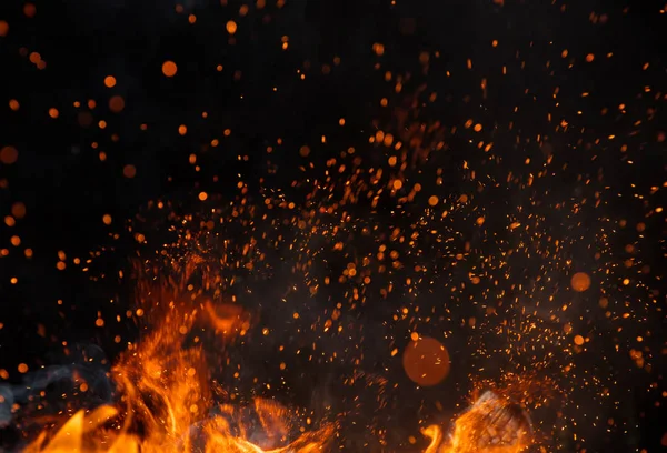 Feuer Funkt Partikel Mit Flammen Isoliert Auf Schwarzem Hintergrund Sehr — Stockfoto