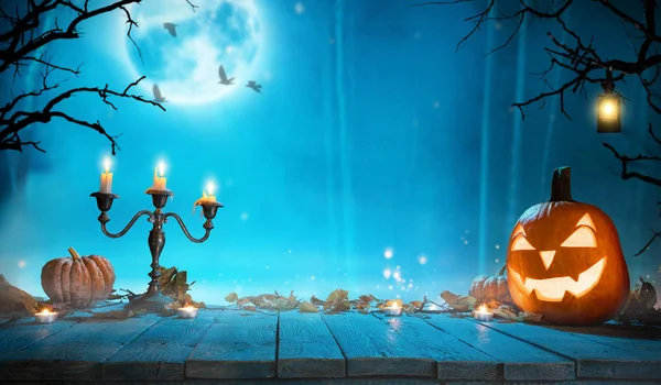 Strašidelné Halloween Dýně Lese Strašidelné Halloween Pozadí Volným Místem Pro — Stock fotografie