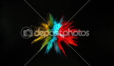 Beyaz arka plan üzerinde izole renkli toz patlaması süper ağır çekim. Yüksek hız sinema Kamerası Phantom Veo 4 k, 1000 fps üzerinde filme.