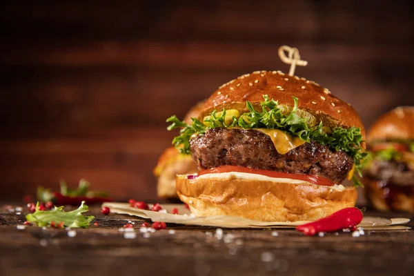 Finom Hamburgert Szolgálják Fel Szabad Hely Szöveg — Stock Fotó
