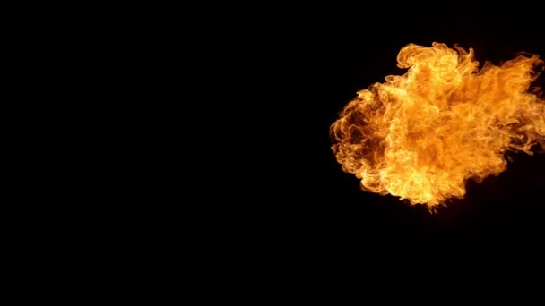 Σούπερ Αργή Κίνηση Της Έκρηξης Φωτιά Απομονώνονται Μαύρο Φόντο Κινηματογραφήθηκε — Αρχείο Βίντεο