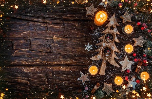 Boże Narodzenie Tło Drewnianymi Dekoracjami Świece Ilość Wolnego Miejsca Dla — Zdjęcie stockowe