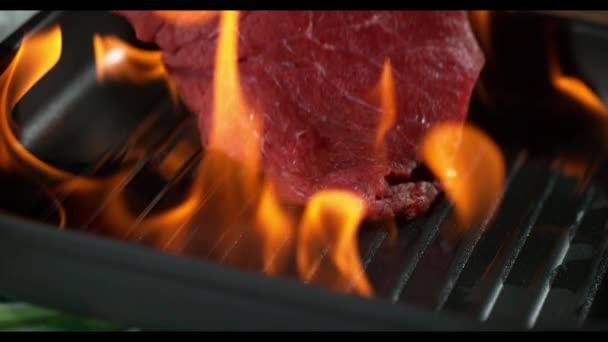 Super Slow Motion Beef Steak Flames Filmed High Speed Cinema — Stock Video