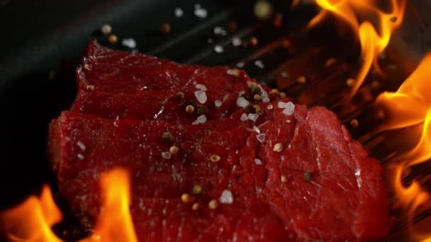 Super Slow Motion Beef Steak Flames Filmed High Speed Cinema — Stock Video