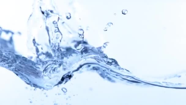 Super Slow Motion Šplouchání Vody Vlna Izolovaných Bílém Pozadí Natočen — Stock video