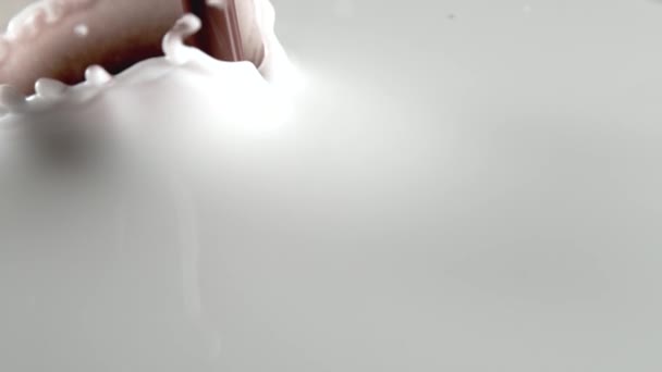 Супер Повільний Рух Заливання Шоколаду Молоко Знятий Макро Лінзою Знімається — стокове відео