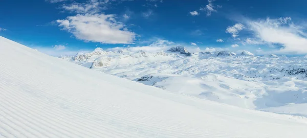 Piękny Zimowy Panoramiczny Pejzaż Zjazdowe Zimowe Motywy Uprawianie Sportu — Zdjęcie stockowe