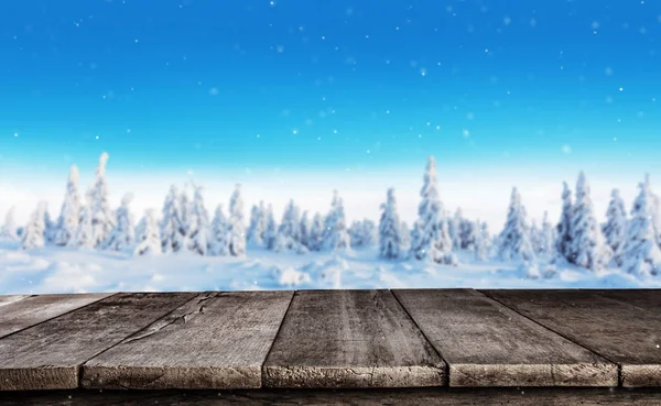 Zimní Zasněžené Smrk Lesní Panoramatický Pohled Starých Dřevěných Prken Ideální — Stock fotografie